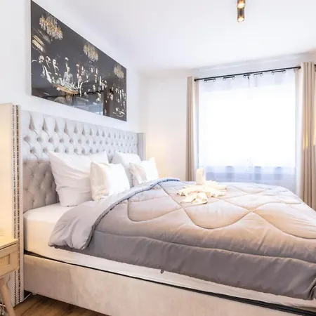 Neu! Design-wohnung Mit Garten Am Vulkan In شقة