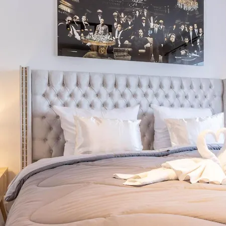 Neu! Design-wohnung Mit Garten Am Vulkan In منديغ