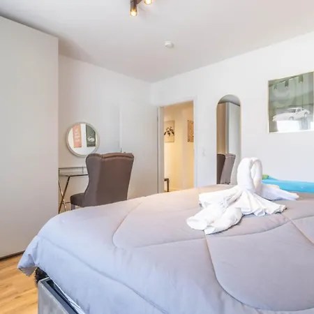 Neu! Design-wohnung Mit Garten Am Vulkan In *