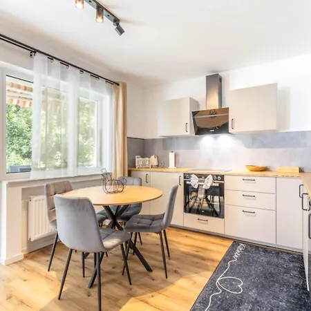 Neu! Design-wohnung Mit Garten Am Vulkan In *