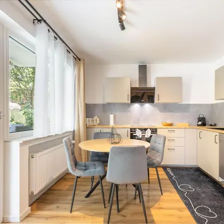 Neu! Design-wohnung Mit Garten Am Vulkan In شقة منديغ