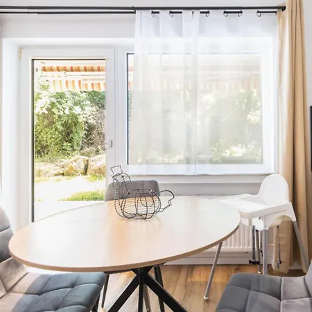 Neu! Design-wohnung Mit Garten Am Vulkan In