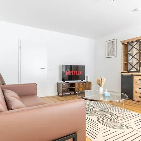 Neu! Design-wohnung Mit Garten Am Vulkan In *