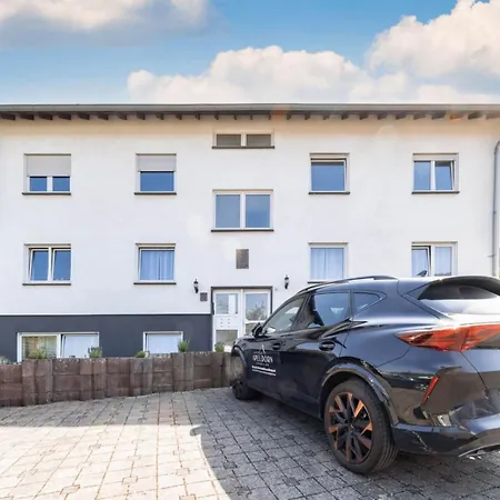 Neu! Design-wohnung Mit Garten Am Vulkan In شقة